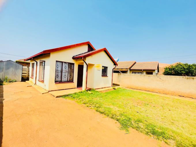 2 Bedroom House for Sale For Sale in Soshanguve - MR594745