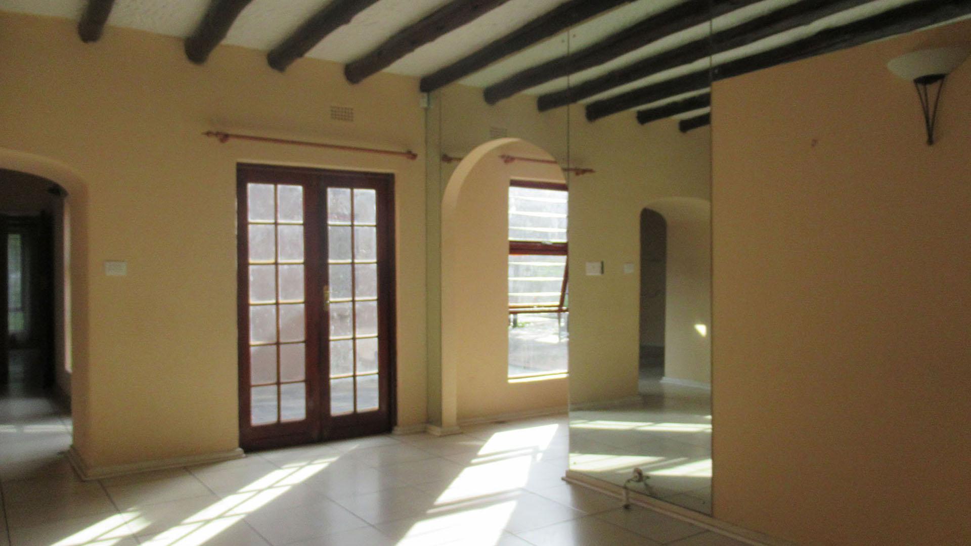 Dining Room - 36 square meters of property in Bryanston