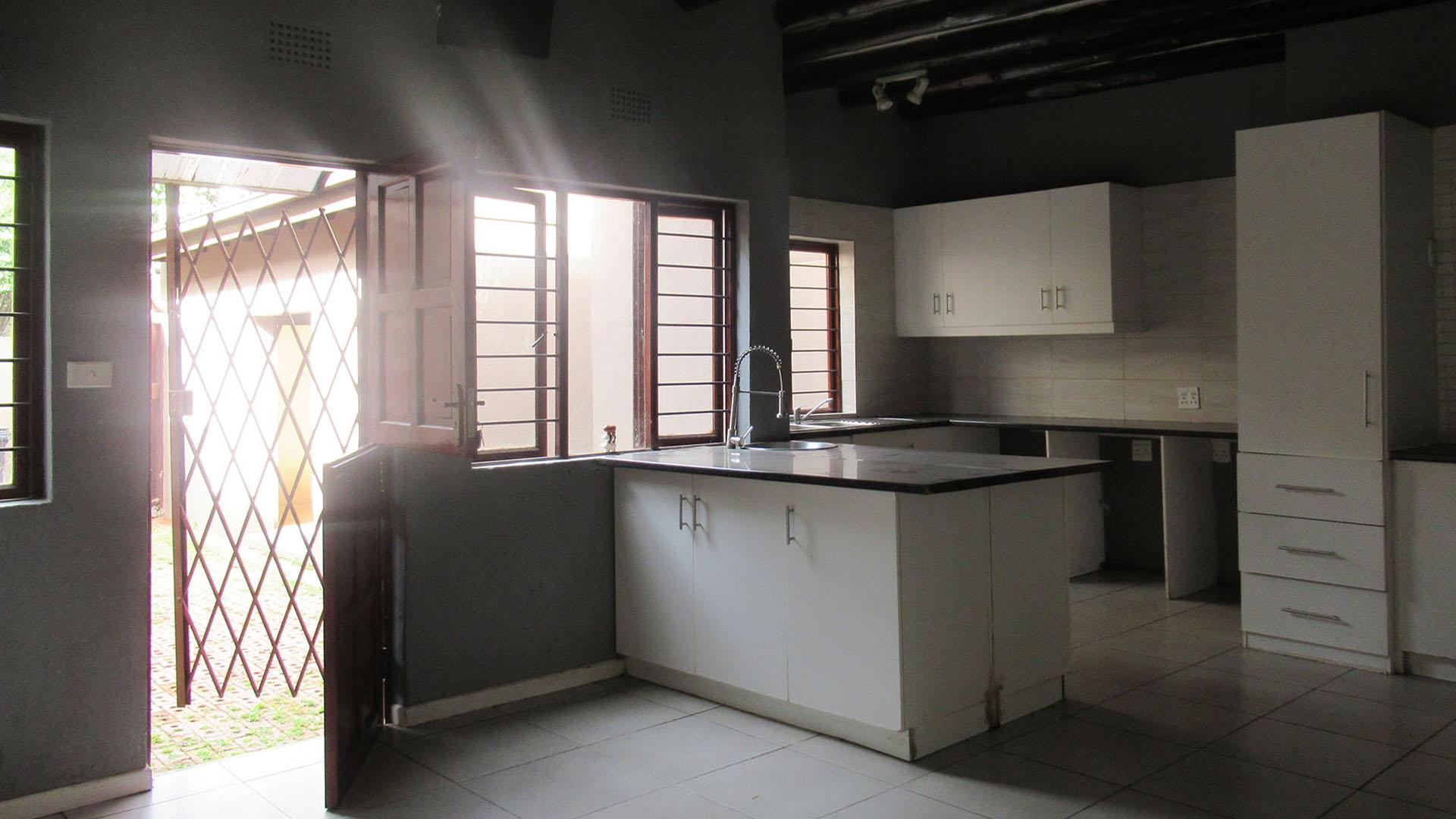 Kitchen - 27 square meters of property in Bryanston