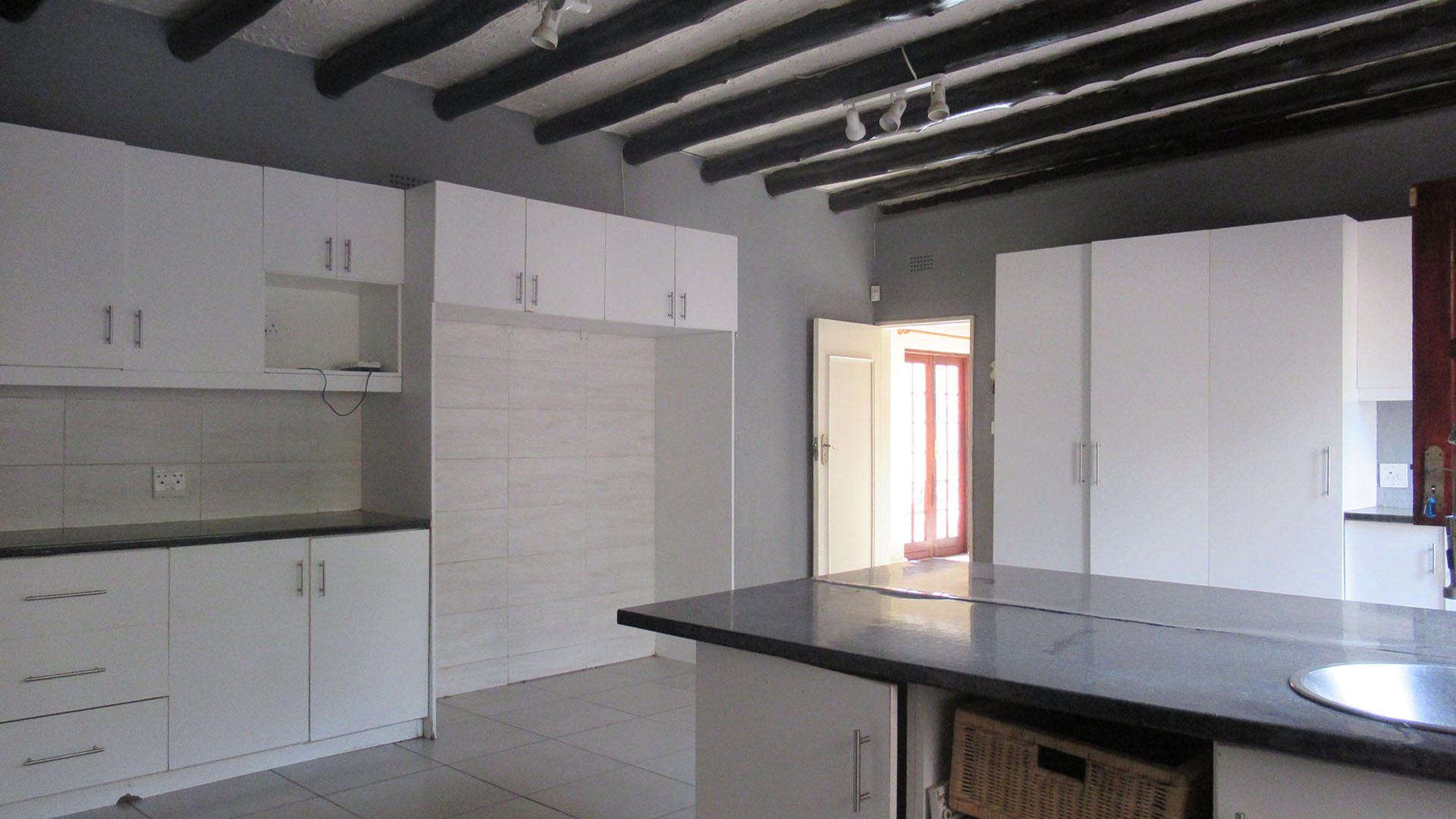 Kitchen - 27 square meters of property in Bryanston