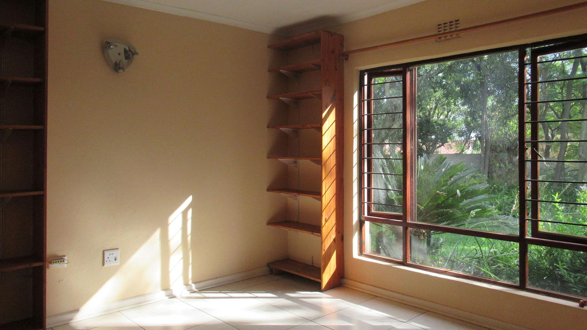 Study - 11 square meters of property in Bryanston