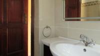 Guest Toilet - 2 square meters of property in Bryanston
