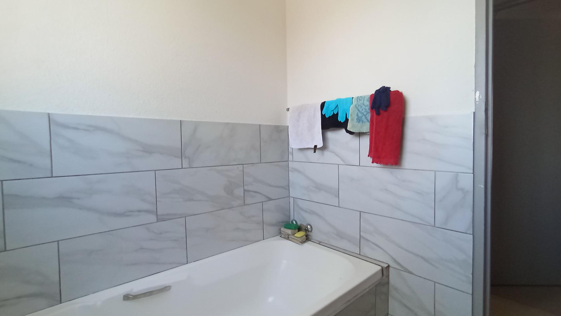 Bathroom 1 - 4 square meters of property in Country View