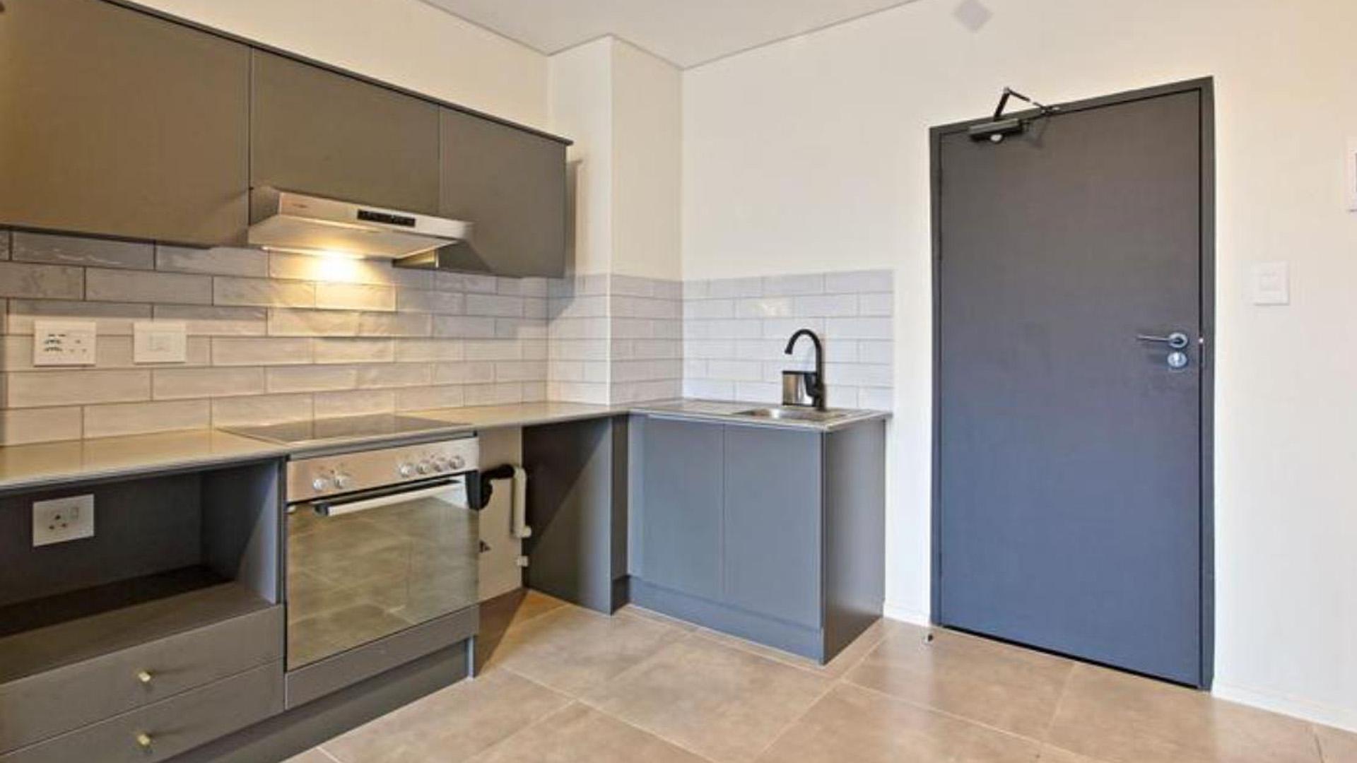 Kitchen - 13 square meters of property in Sandown