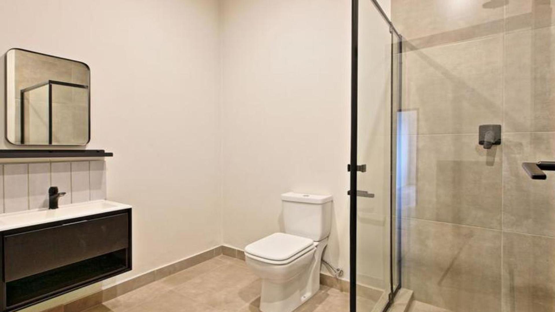 Bathroom 1 - 6 square meters of property in Sandown