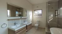 Main Bathroom - 8 square meters of property in Sharonlea