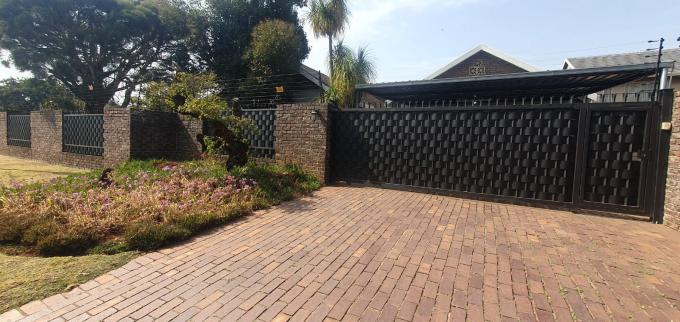 4 Bedroom House for Sale For Sale in Glenmarais (Glen Marais) - MR594844