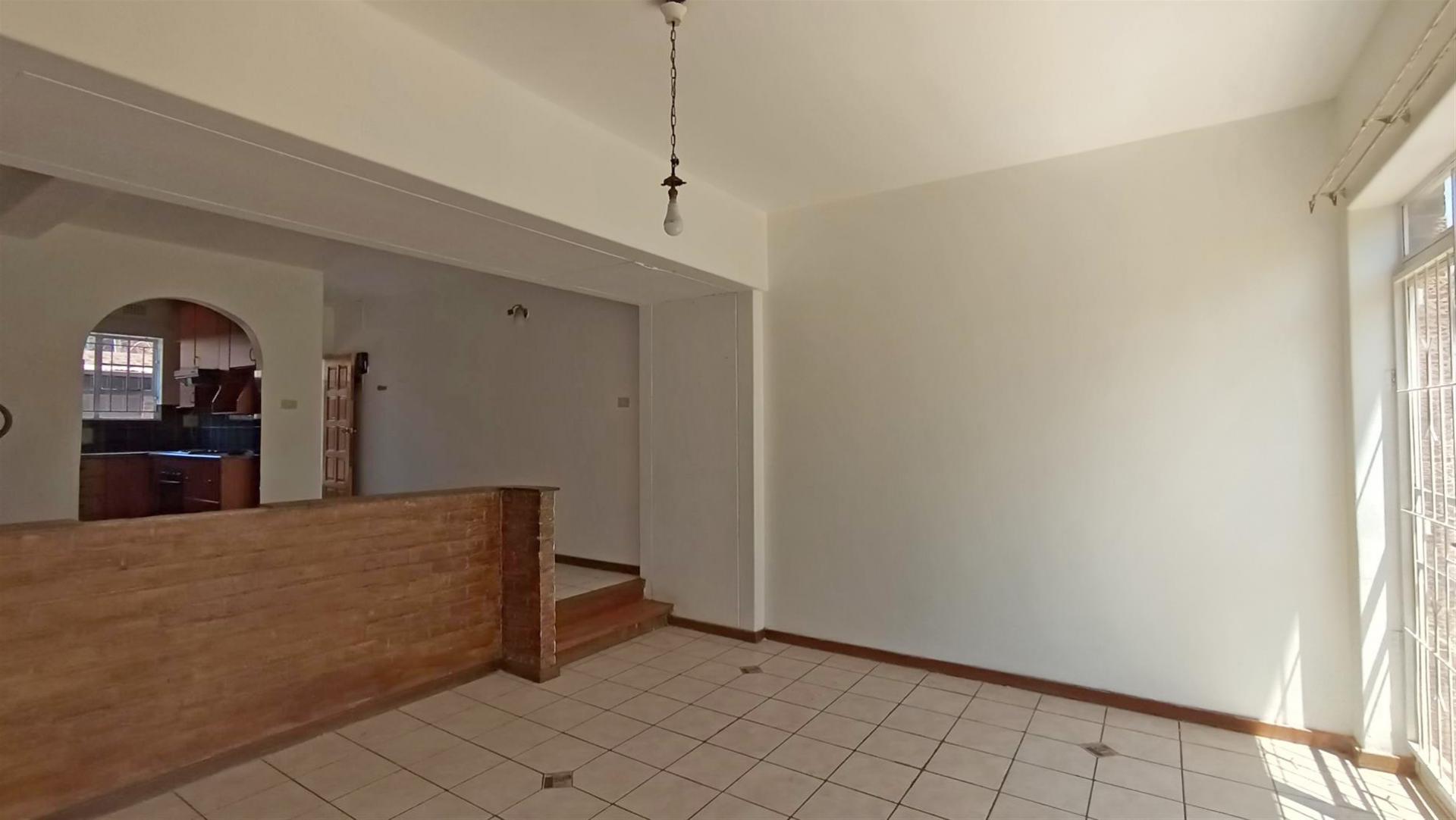 Lounges - 21 square meters of property in Forest Hill - JHB