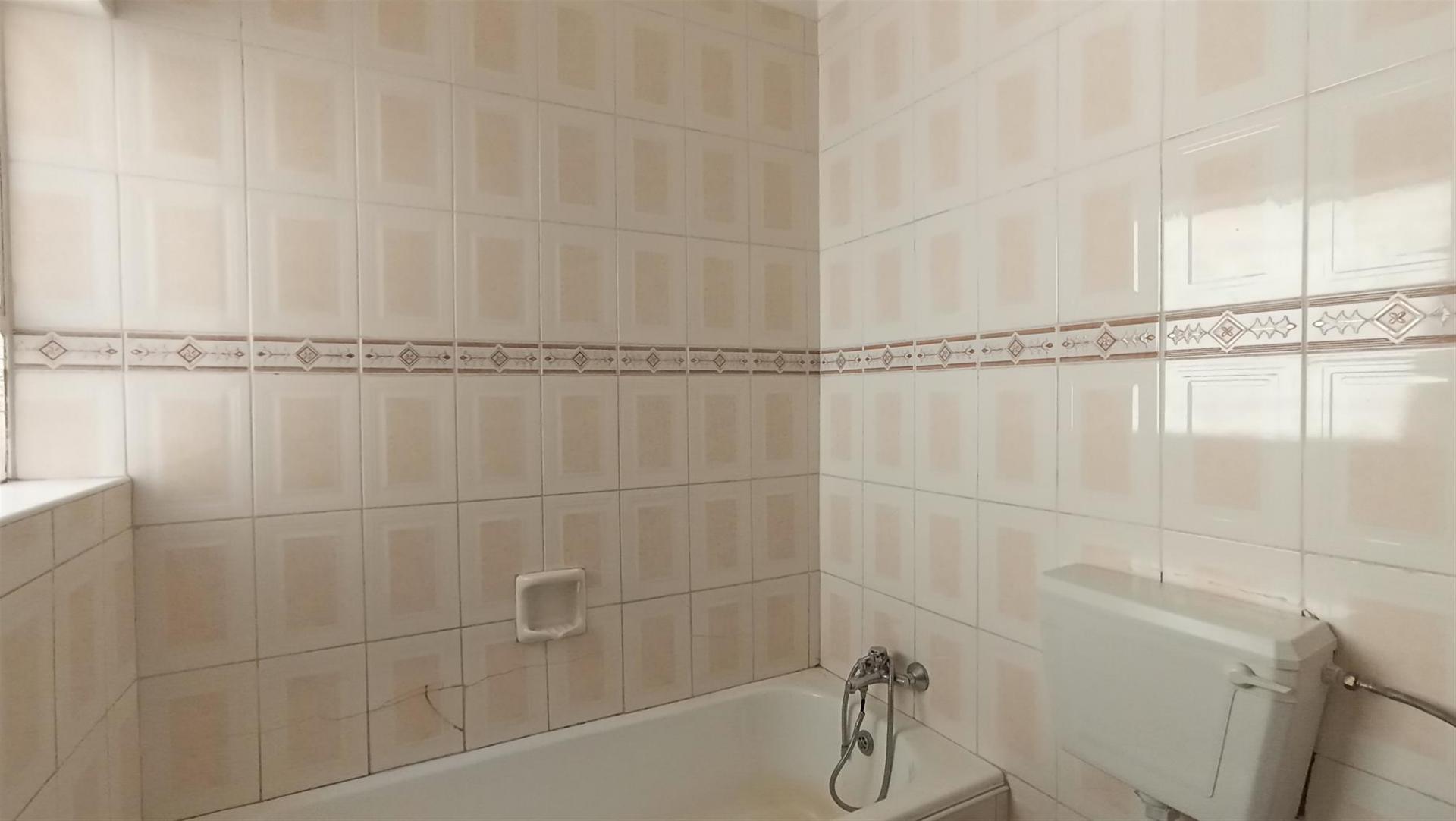 Bathroom 1 - 4 square meters of property in Forest Hill - JHB