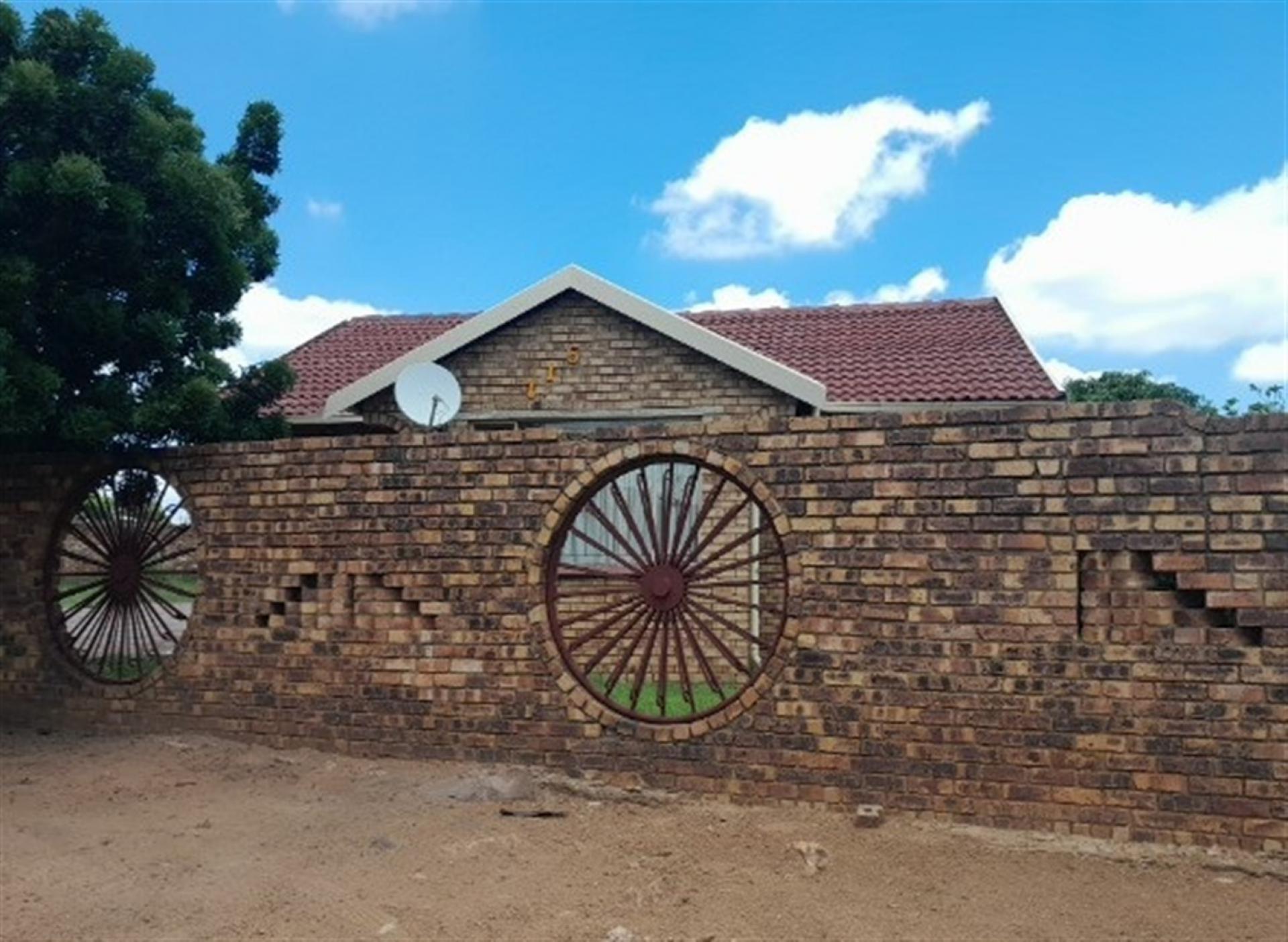 Front View of property in Soshanguve
