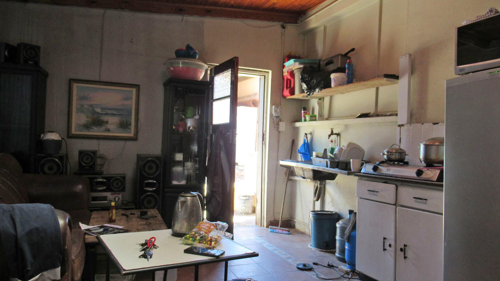 Flatlet - 46 square meters of property in Rosettenville