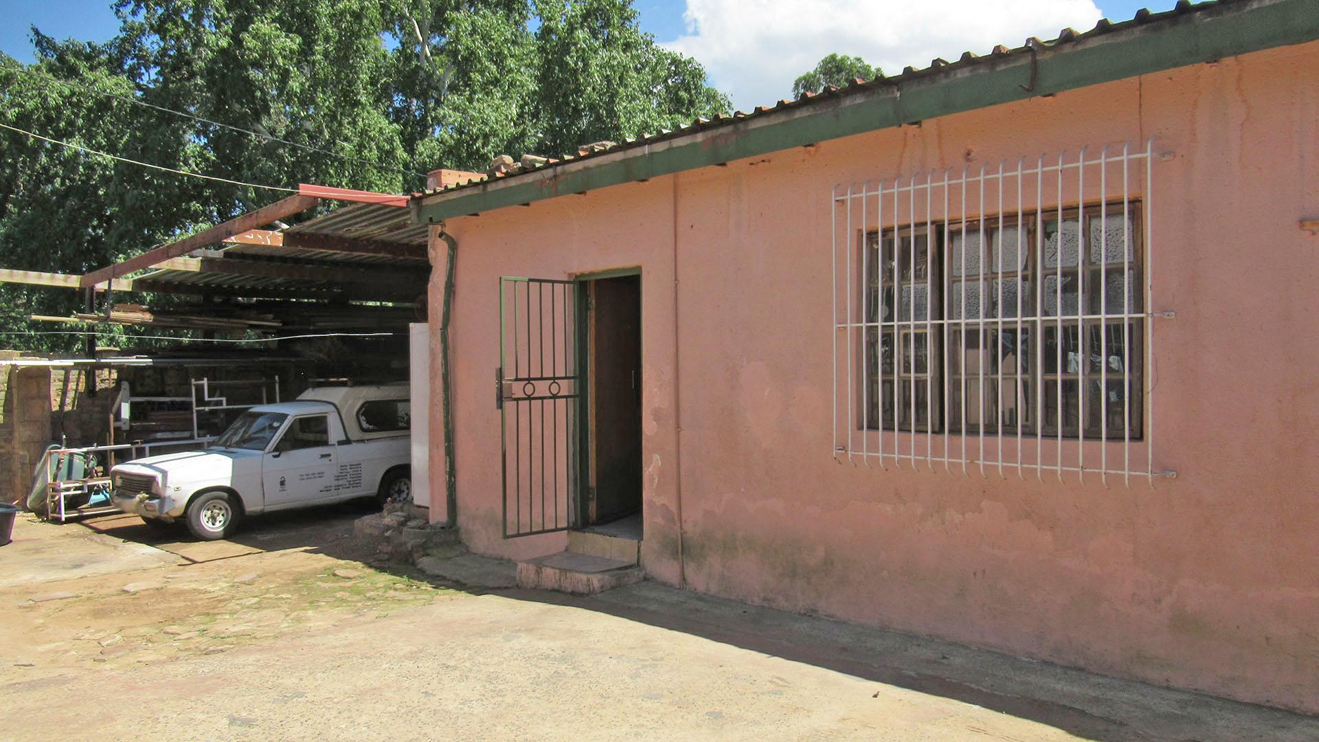 Front View of property in Rosettenville