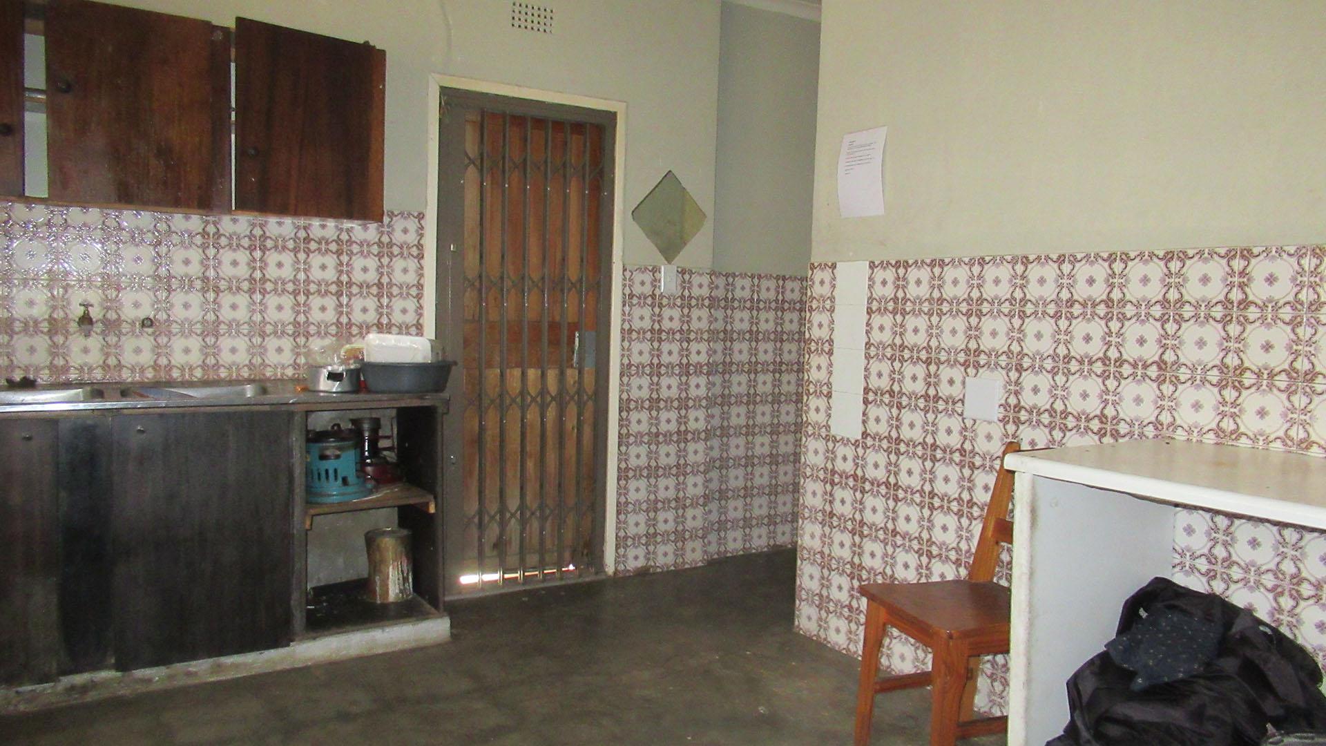 Kitchen - 31 square meters of property in Rosettenville