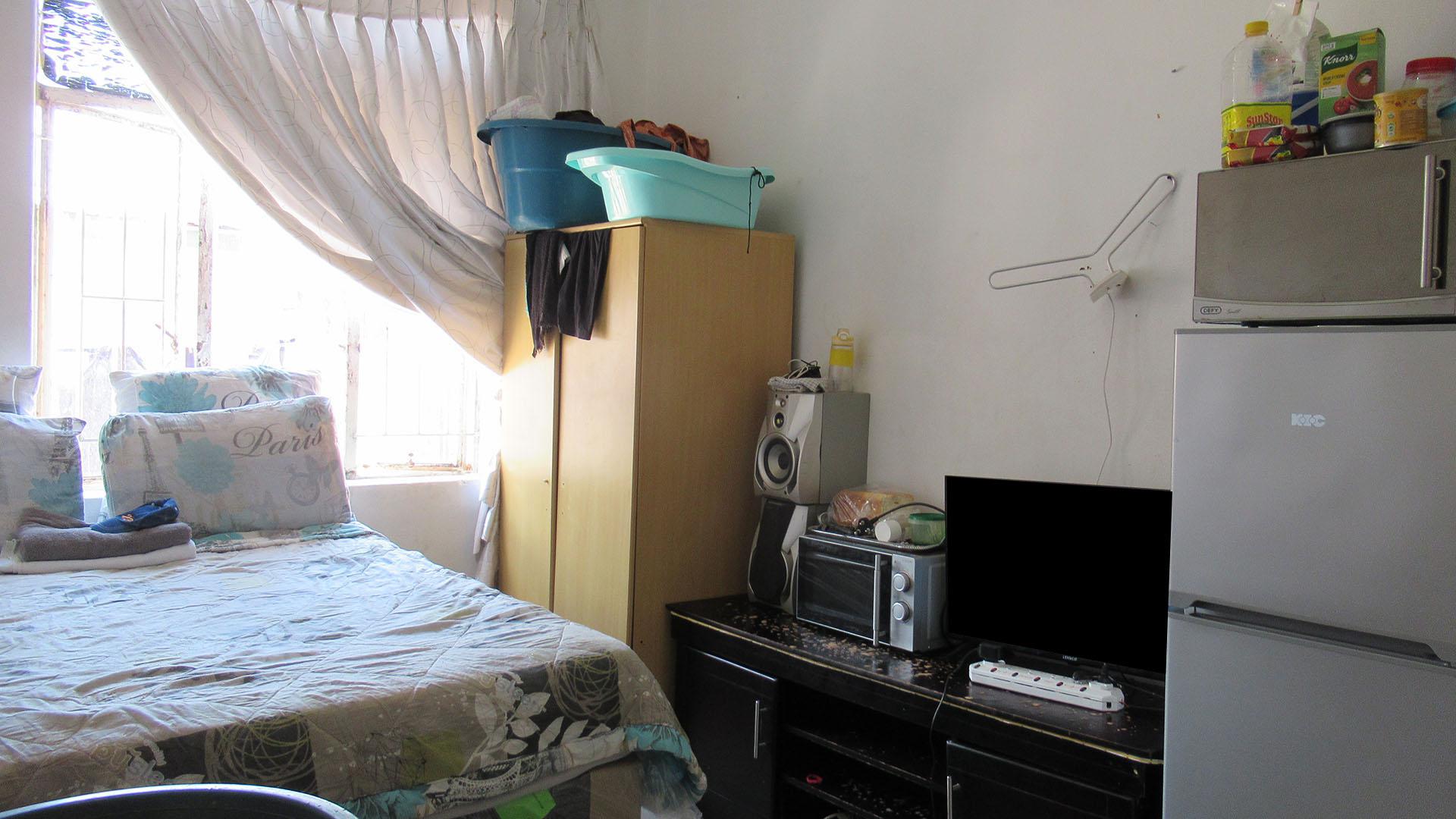 Bed Room 2 - 30 square meters of property in Rosettenville