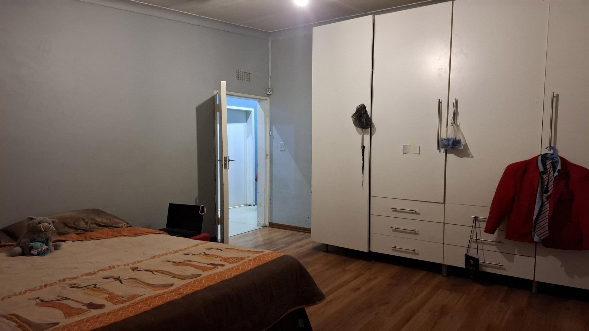 Bed Room 5+ of property in Sonland Park