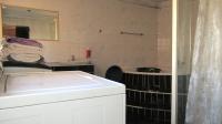 Main Bathroom - 14 square meters of property in Ennerdale South