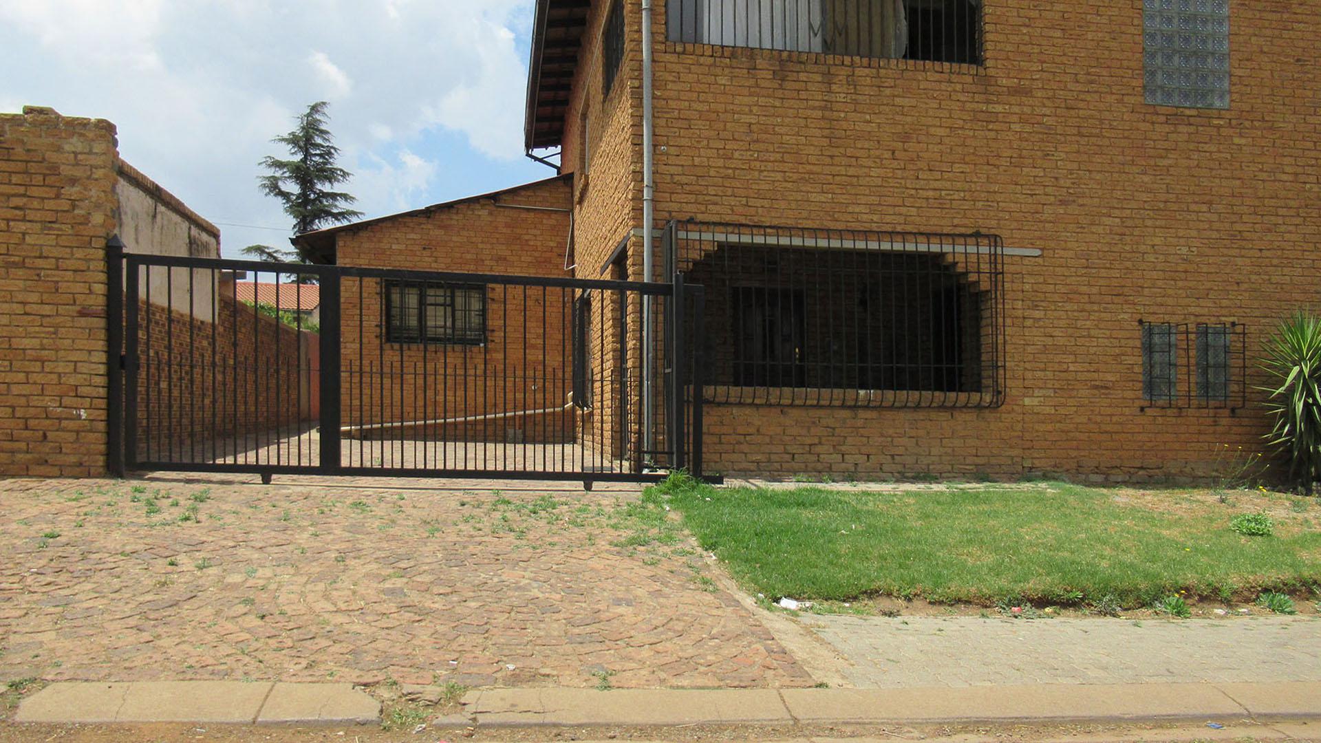 Front View of property in Eldorado Park AH