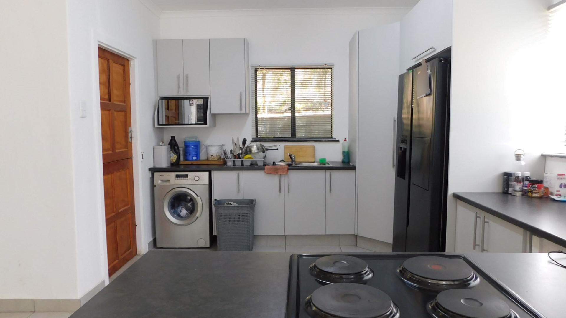 Kitchen - 16 square meters of property in Pinetown 