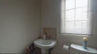 Main Bathroom - 4 square meters of property in Sky City