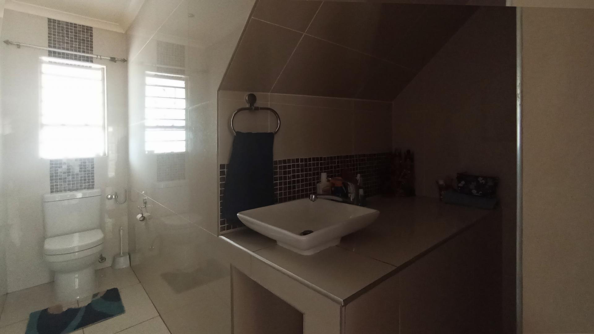 Guest Toilet - 5 square meters of property in Malanshof