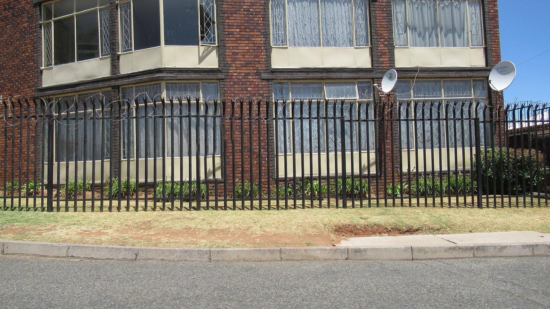 Front View of property in Haddon