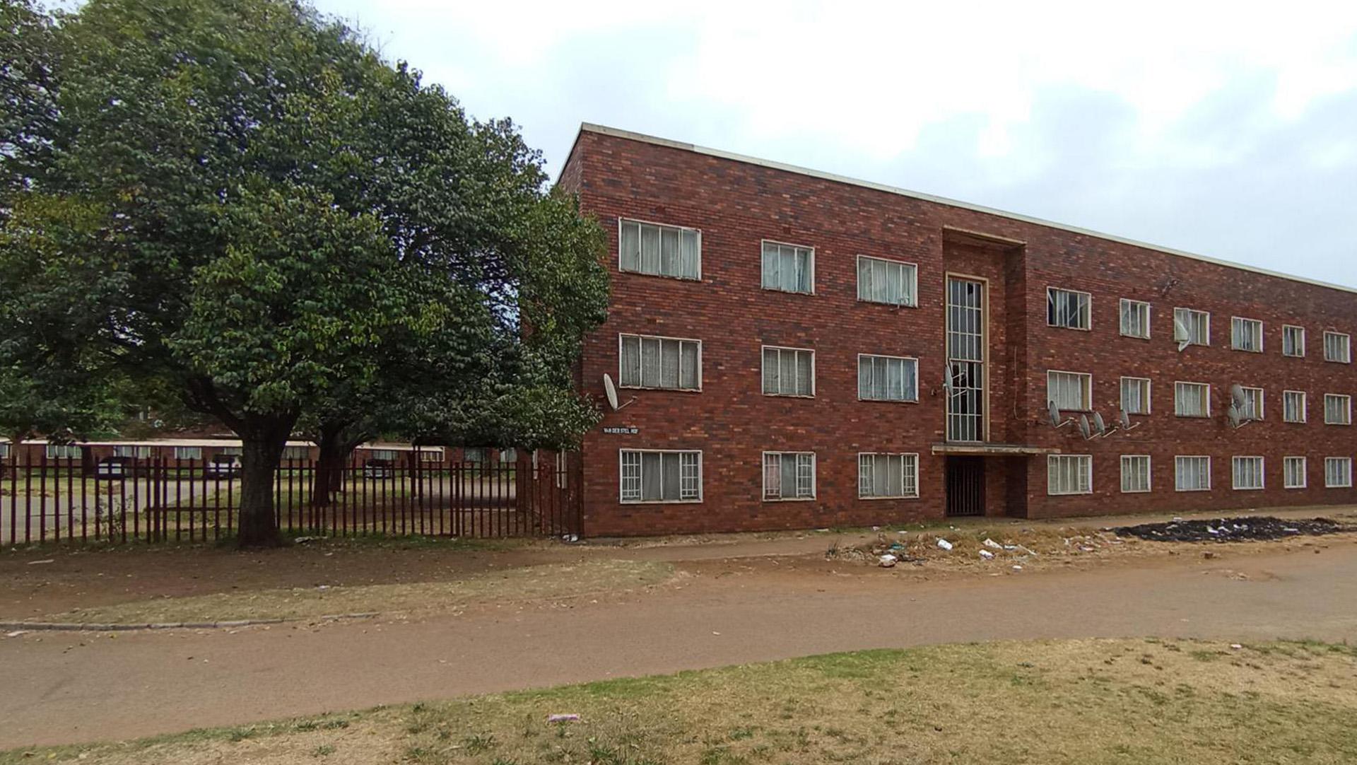 FNB Quick Sell 2 Bedroom Sectional Title for Sale in Vanderb