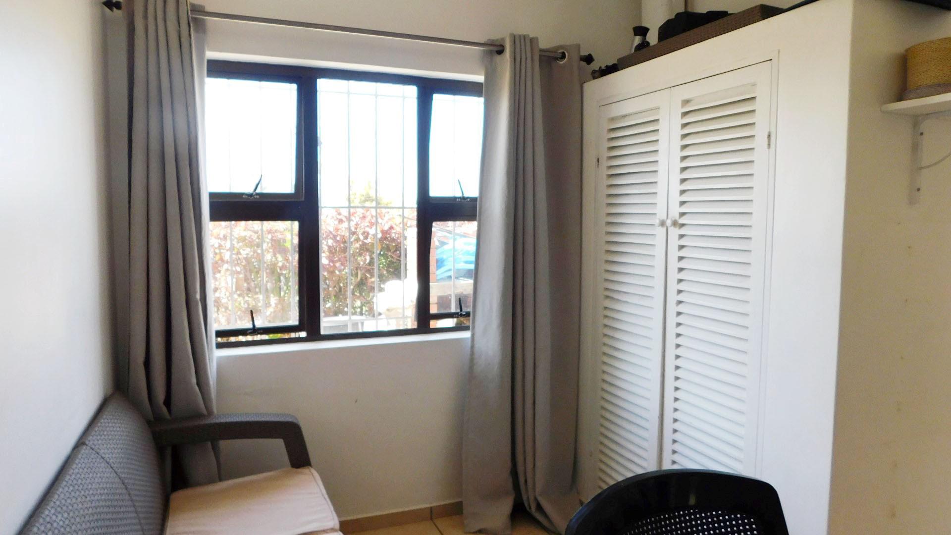 Spaces - 10 square meters of property in Ramsgate