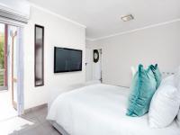 Main Bedroom of property in Maroeladal