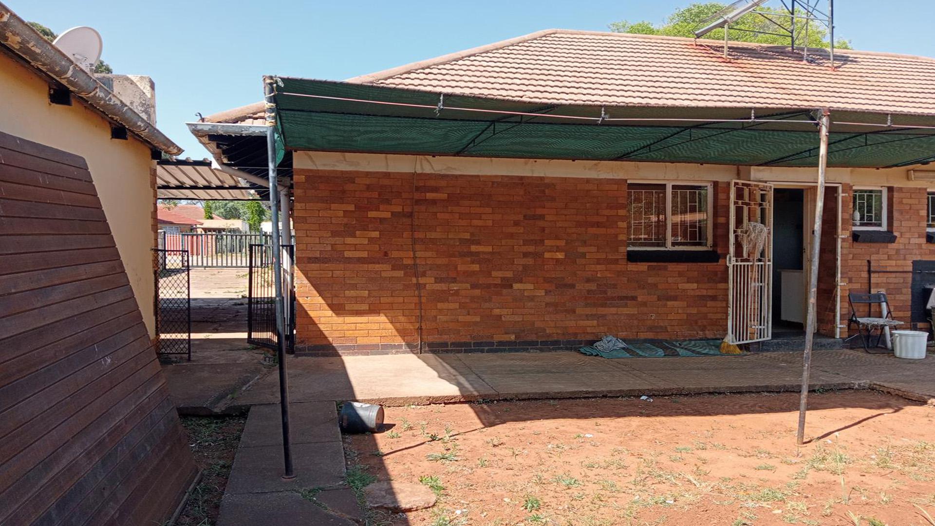 Backyard of property in Stilfontein