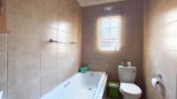 Bathroom 1 - 5 square meters of property in Olievenhoutbos