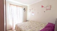 Bed Room 2 - 8 square meters of property in Olievenhoutbos