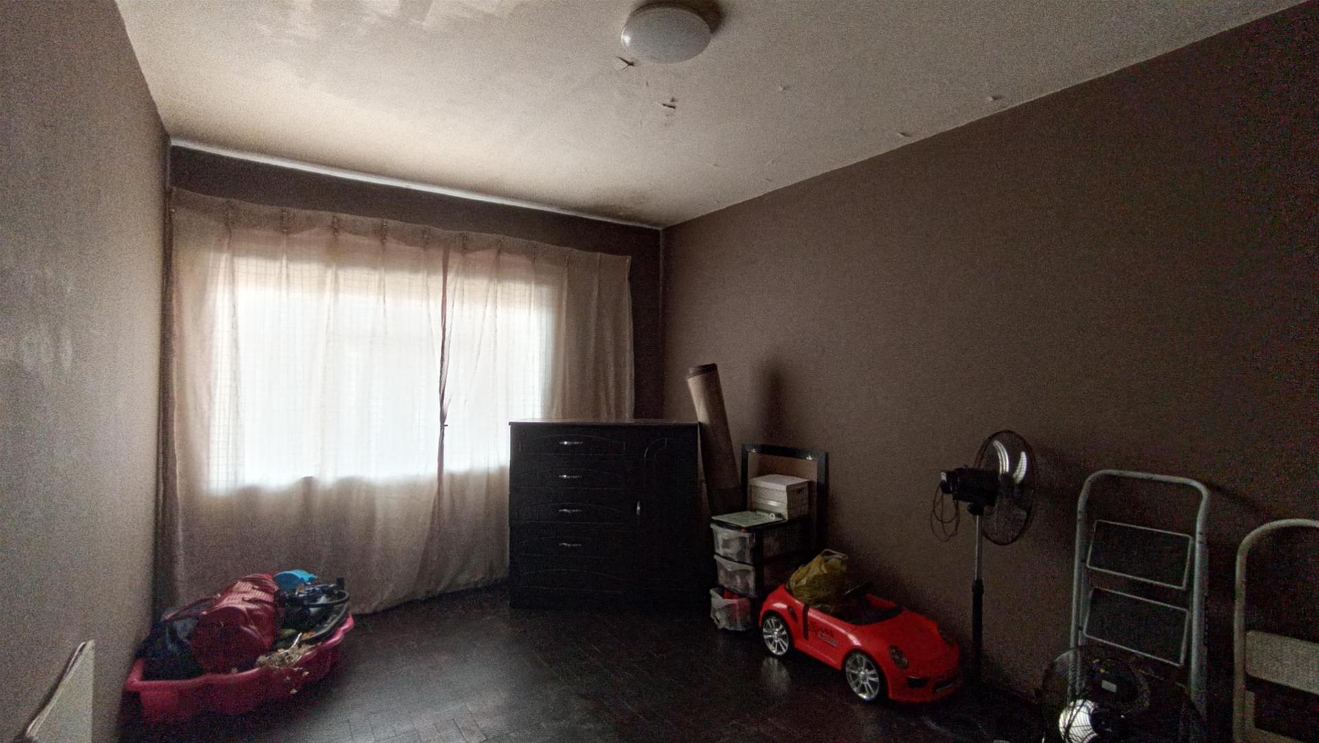 Bed Room 1 - 20 square meters of property in Boksburg