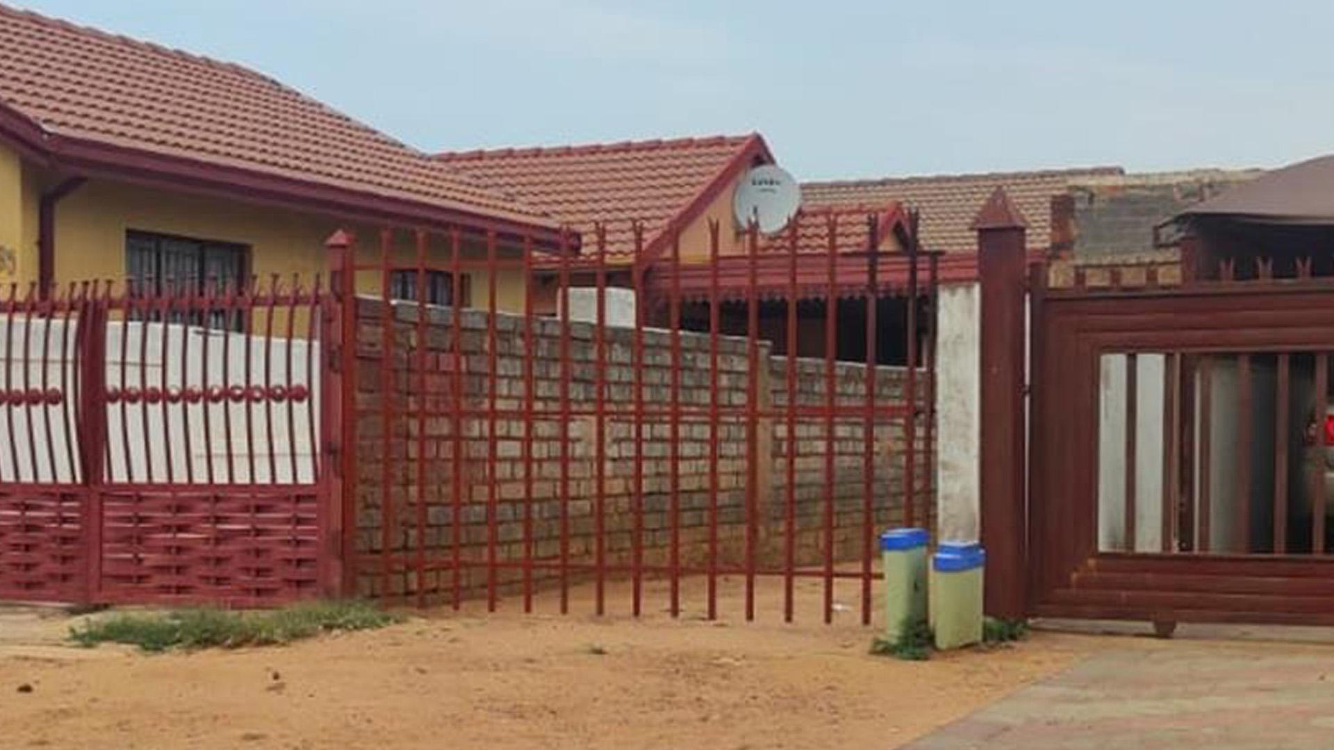 Front View of property in Soshanguve East