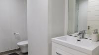 Bathroom 1 - 7 square meters of property in Hillhead
