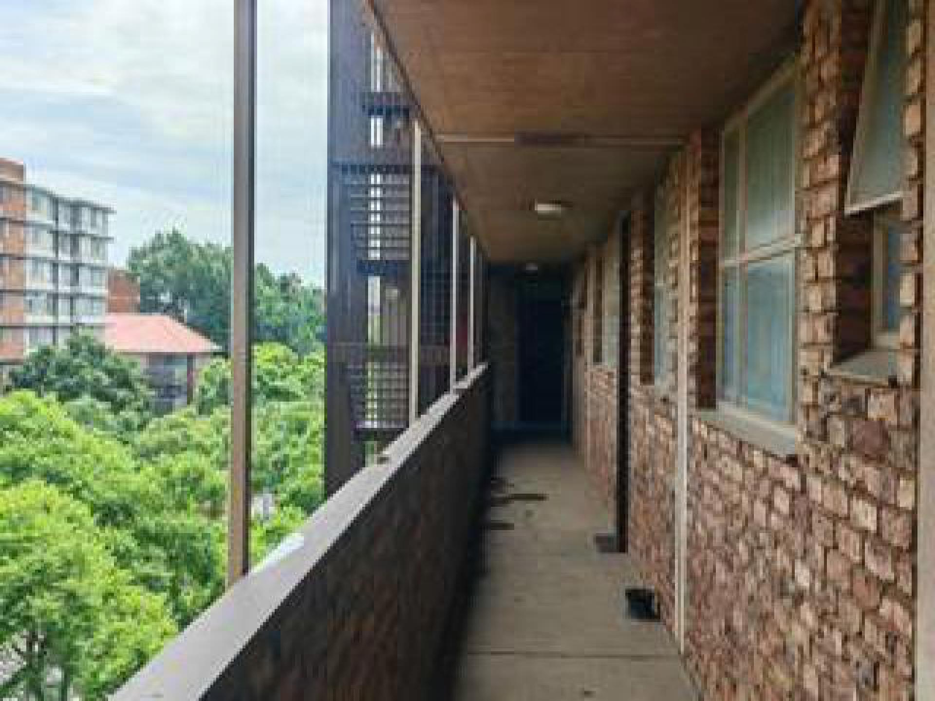 Front View of property in Sunnyside