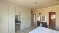 Main Bedroom - 21 square meters of property in Krugersdorp North