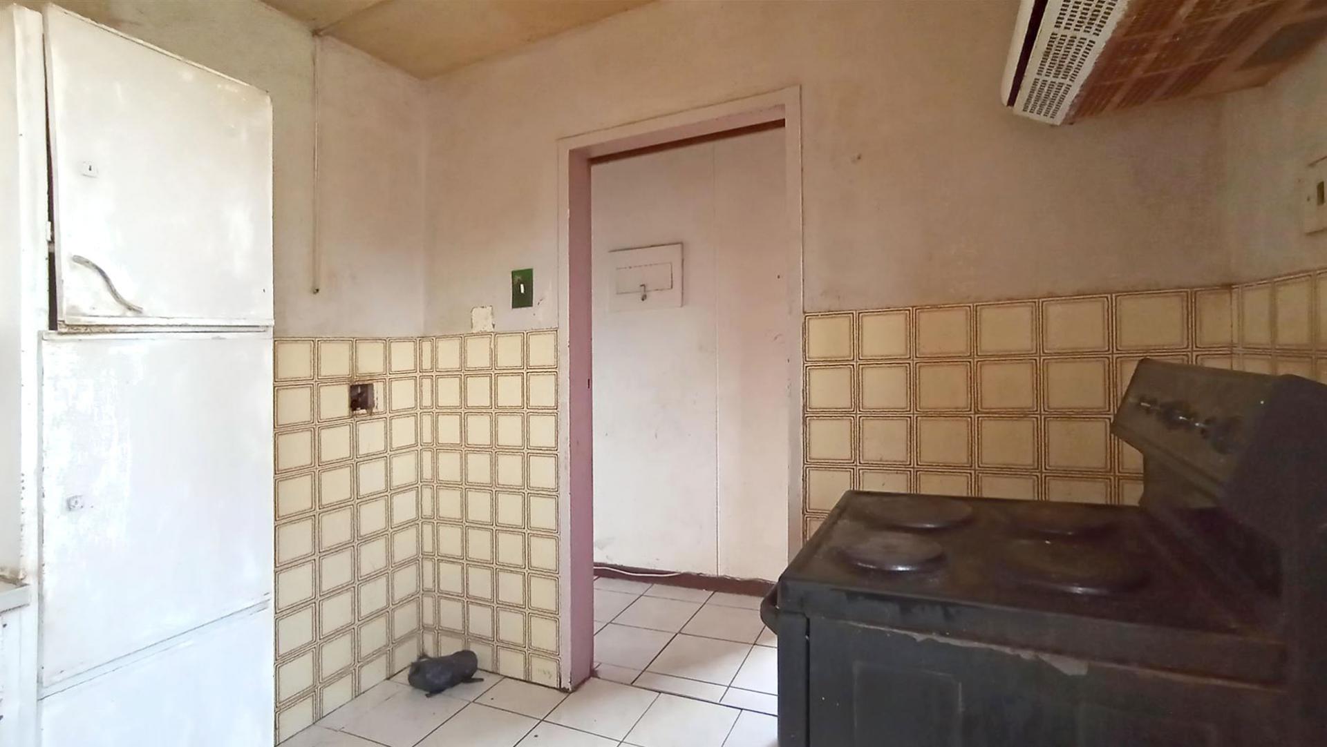 Kitchen - 9 square meters of property in Sunnyside