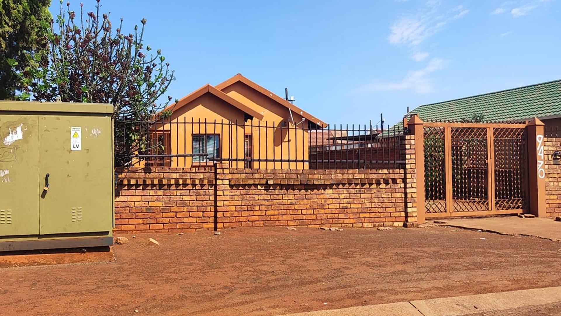 Front View of property in Ga-Rankuwa Unit 17