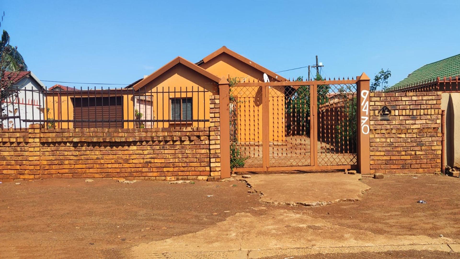 Front View of property in Ga-Rankuwa Unit 17