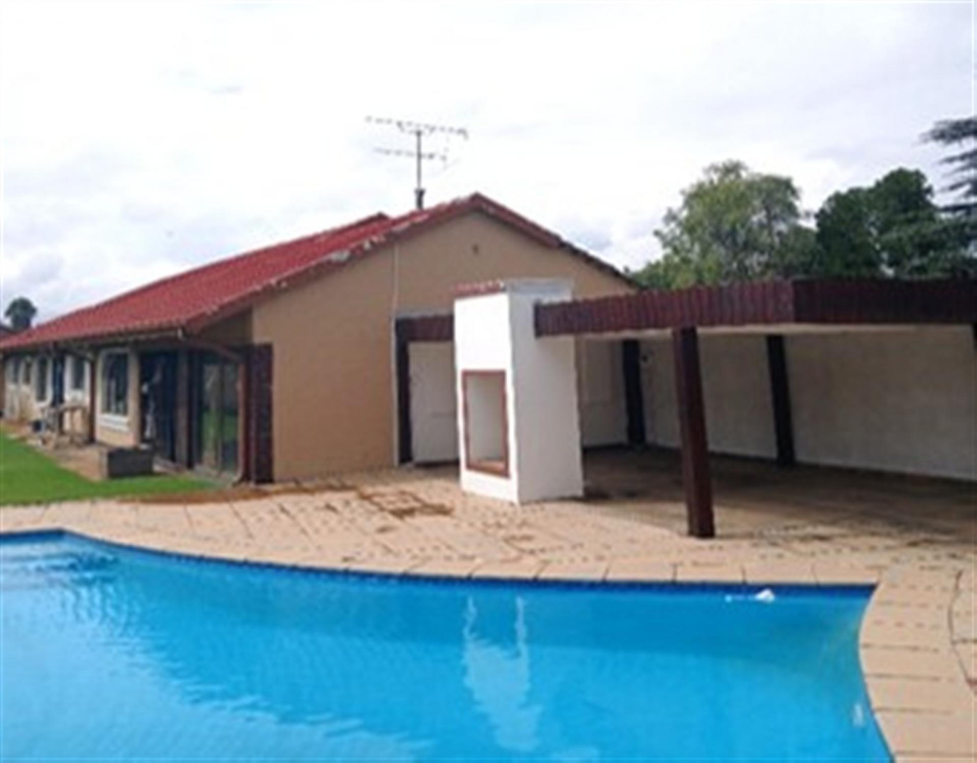 Front View of property in Brackenhurst