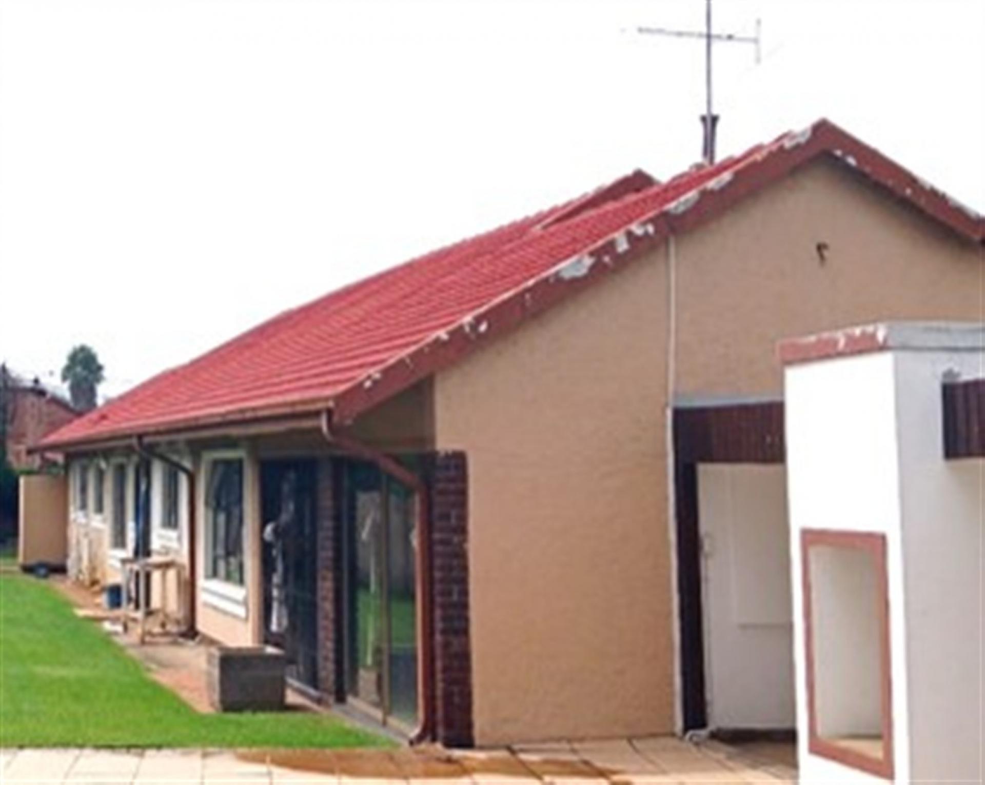 Front View of property in Brackenhurst