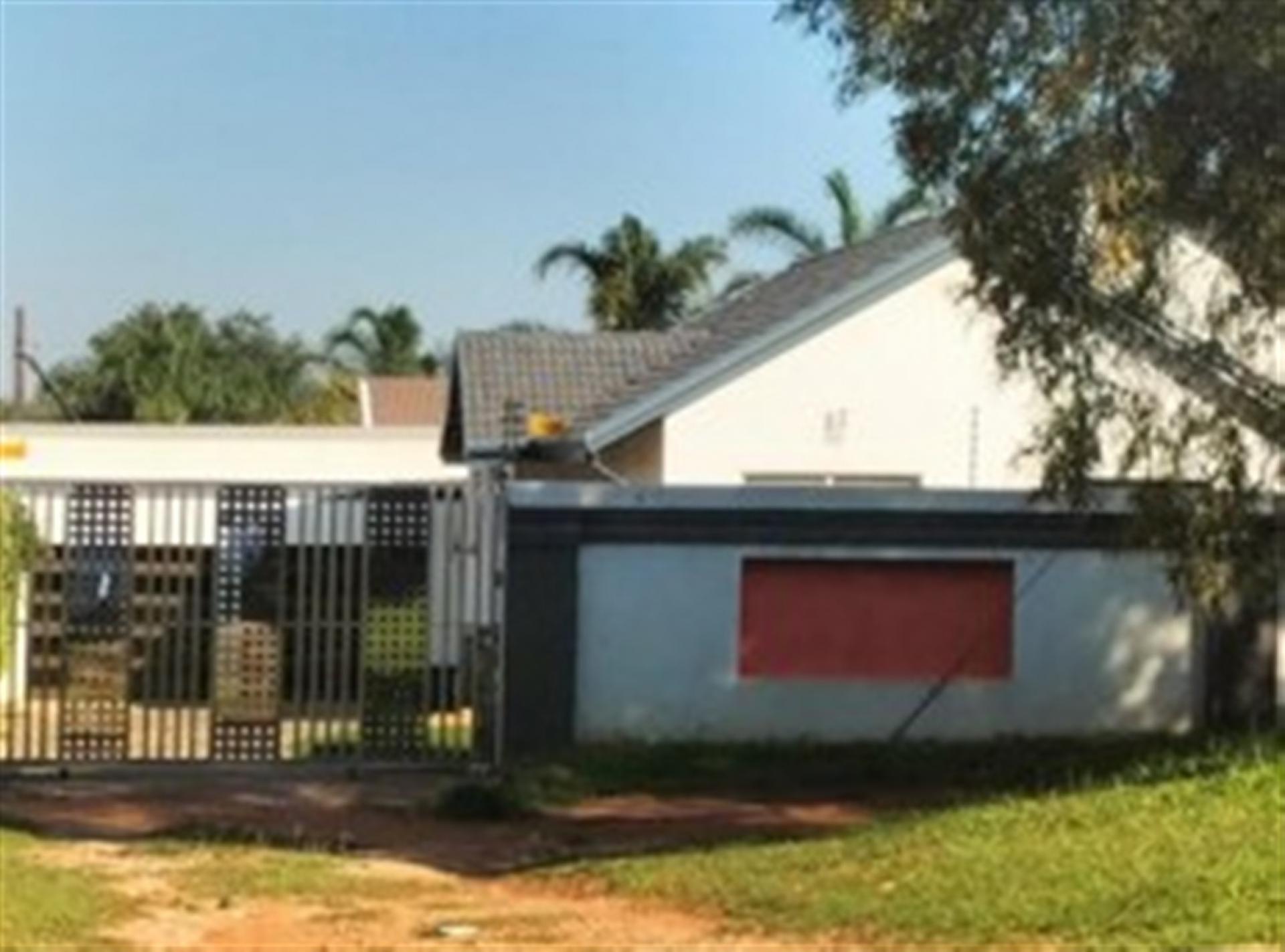 Front View of property in Greenhills