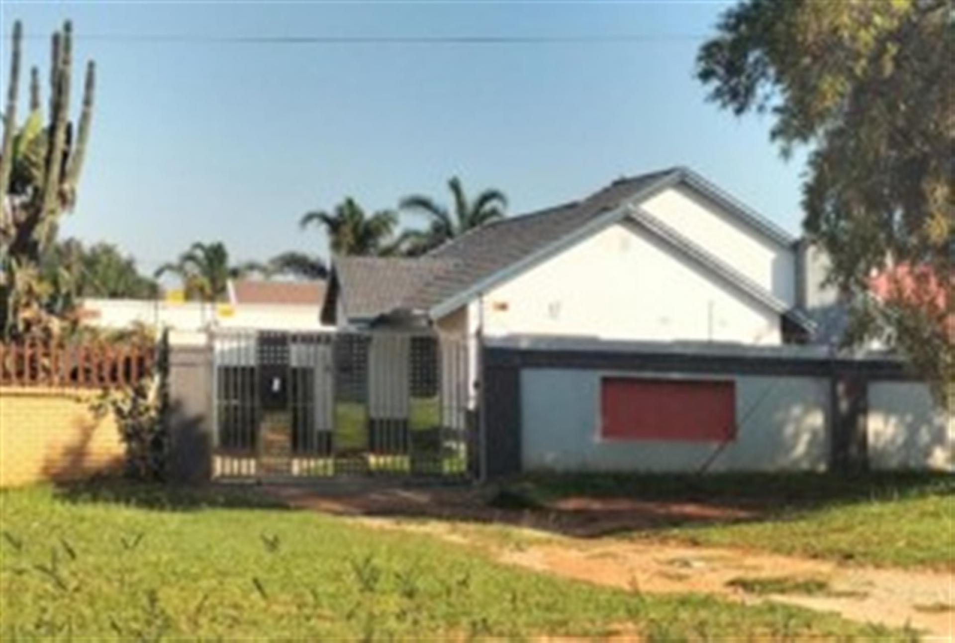 Front View of property in Greenhills