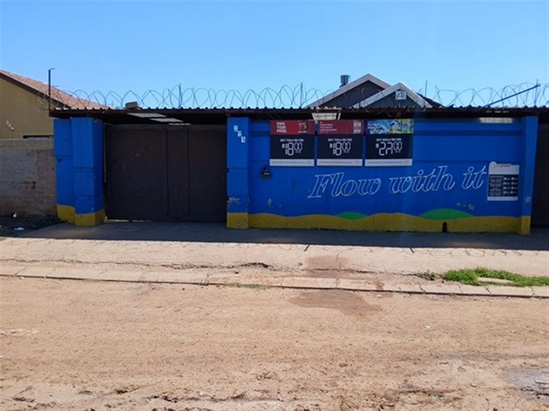 Front View of property in Lakeside - (Vereeniging)