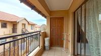 Balcony - 5 square meters of property in Parkrand