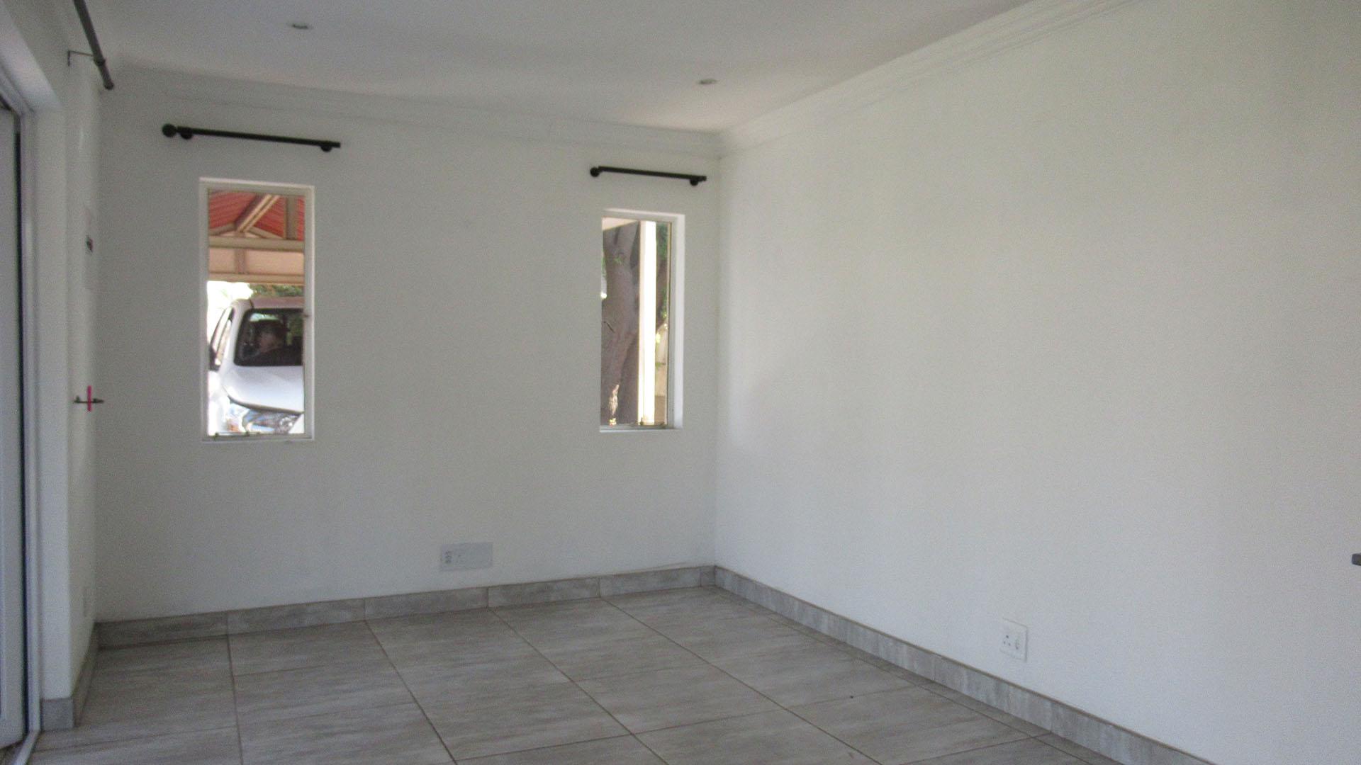 Lounges - 42 square meters of property in Northmead