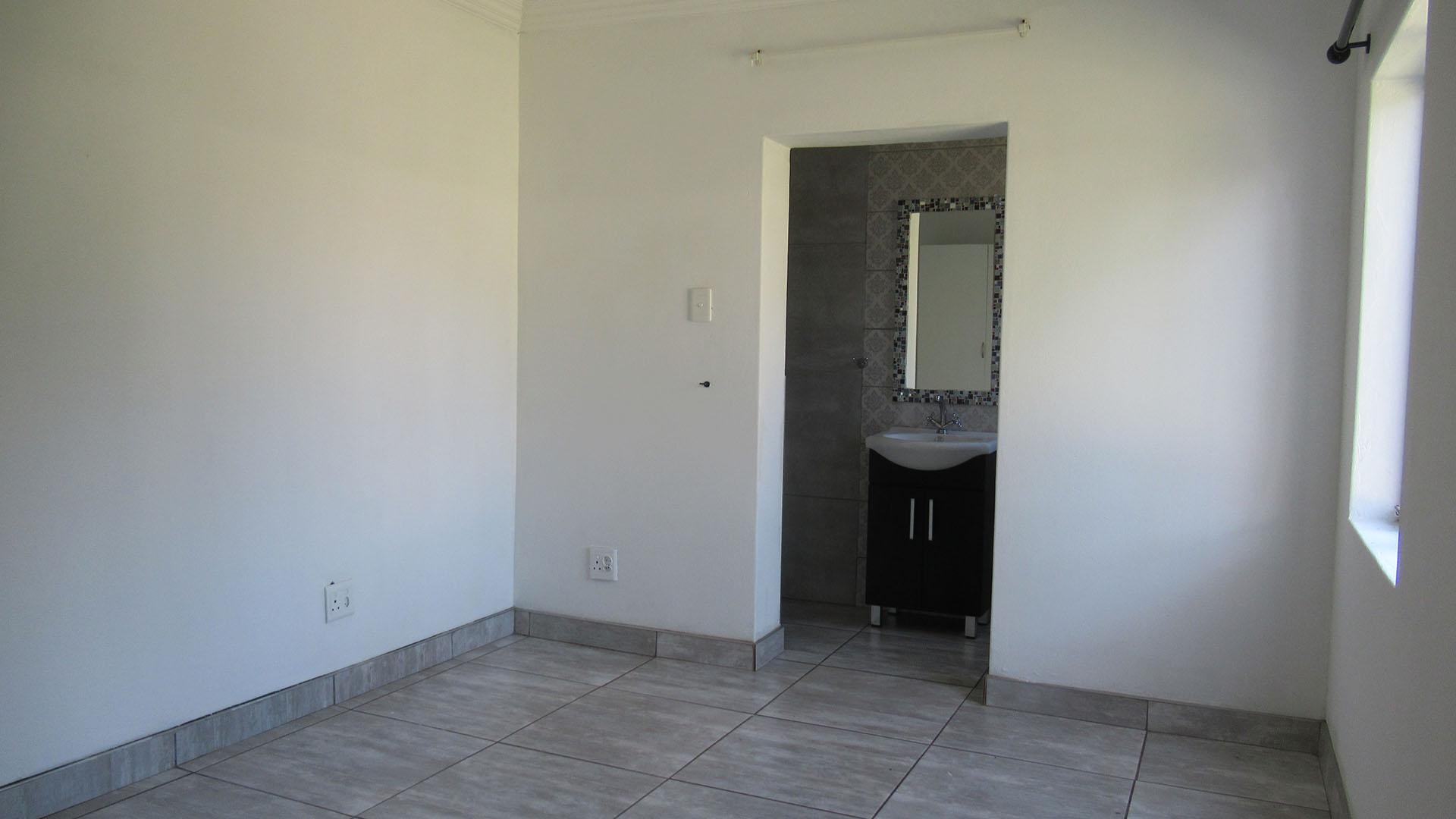 Bed Room 4 - 14 square meters of property in Northmead