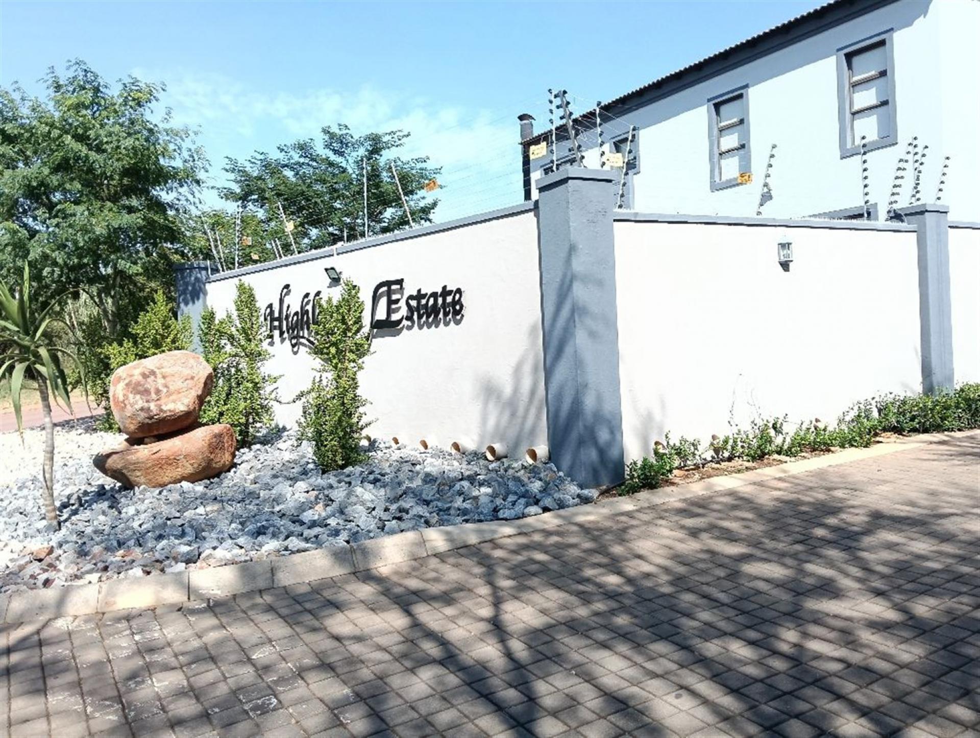 Front View of property in Olympus