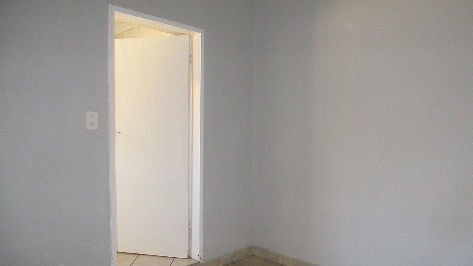 Laundry Room  - 10 square meters of property in Kenilworth - JHB