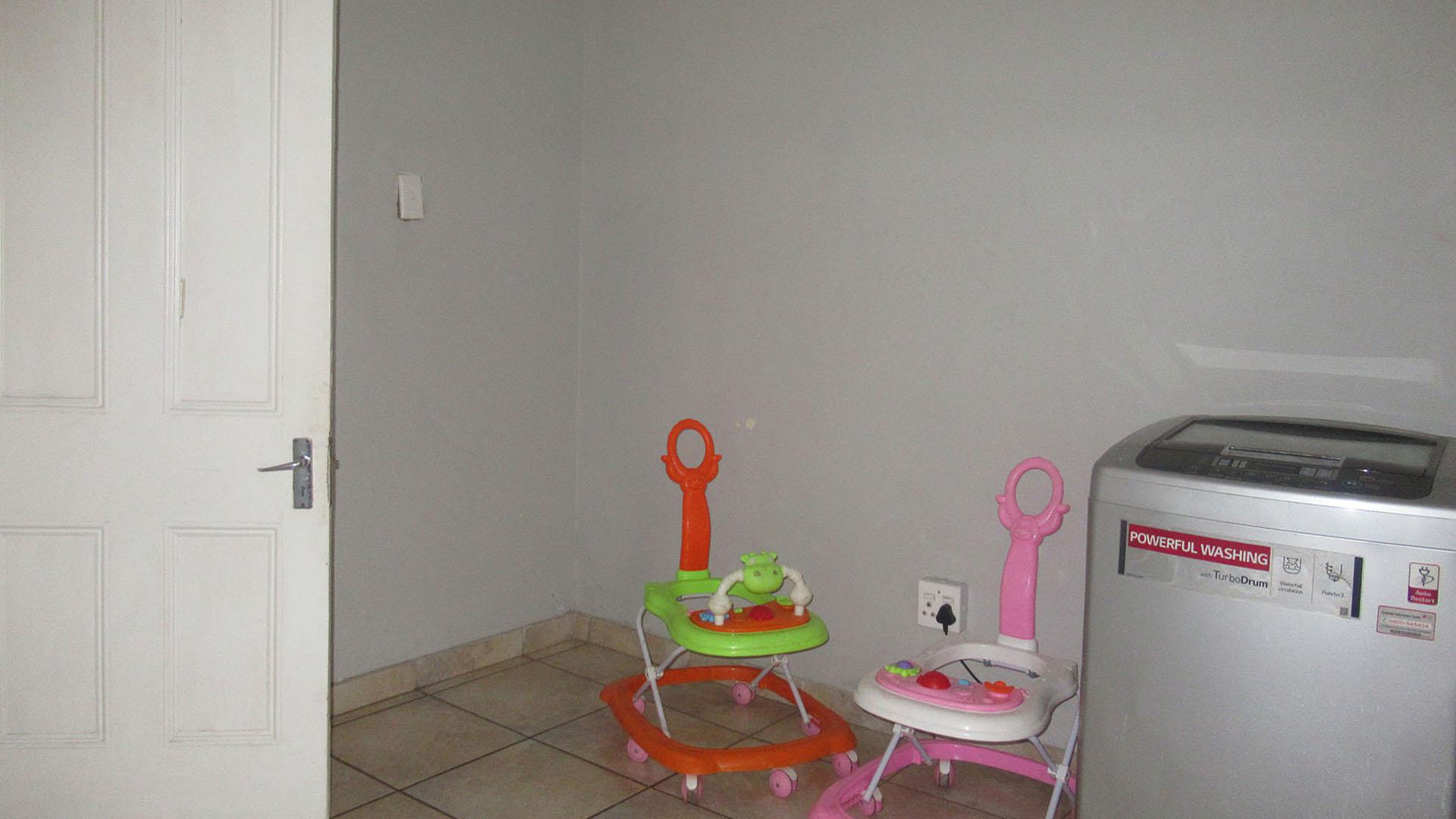 Laundry Room  - 10 square meters of property in Kenilworth - JHB